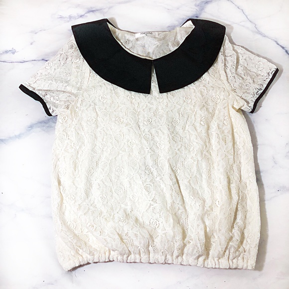 lace peter pan collar